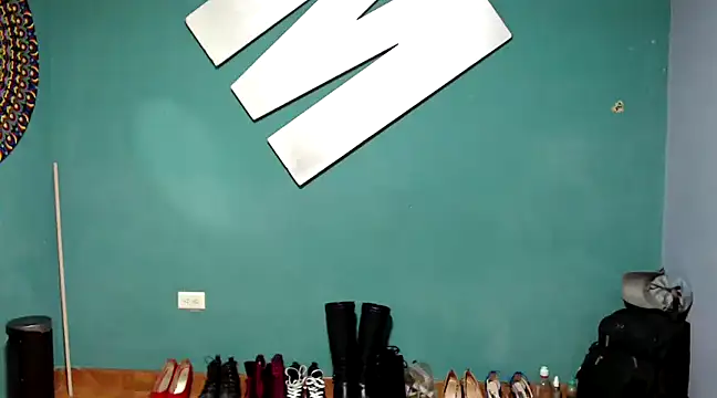 Snapshot of marinadenoche chatting on 01-12-25, 01:32 marinadenoche online show from 01-12-25, 01:32