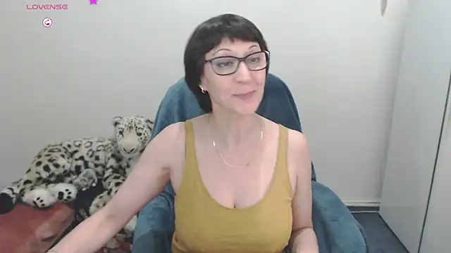 Snapshot of Ammillia chatting on 02-13-25, 05:58 Ammillia online show from 02-13-25, 05:58