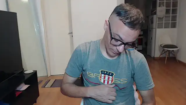 guachin hunk online show from 05-14-26, 03:24