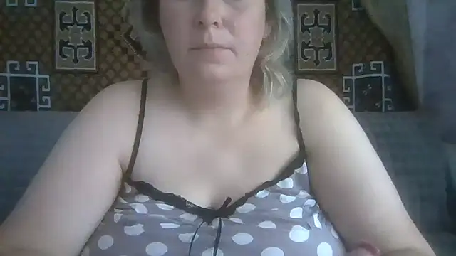 Snapshot of Diana_Britt chatting on 07-13-26, 04:26 Diana Britt online show from 07-13-26, 04:26