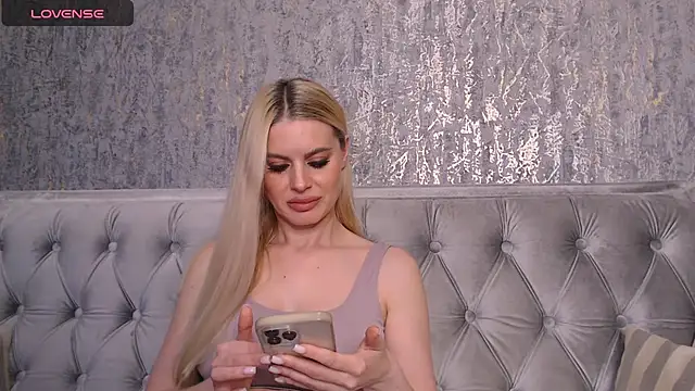 BlondieStar online show from 12-08-24, 09:02