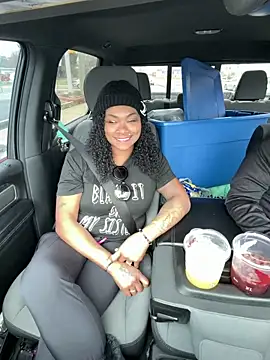 Snapshot of HaloRodeoLover2 chatting on 03-05-26, 05:42 HaloRodeoLover2 online show from 03-05-26, 05:42