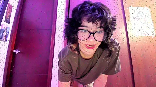  Lunnaa  online show from 10-20-25, 02:56