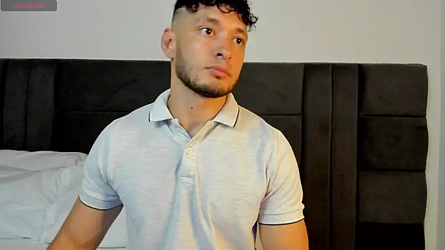 alejandro  2 online show from 06-17-26, 02:51