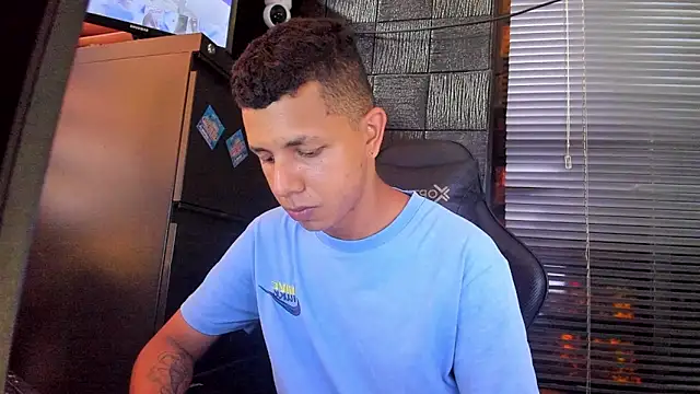 boy bigcock24cm online show from 05-24-26, 03:39