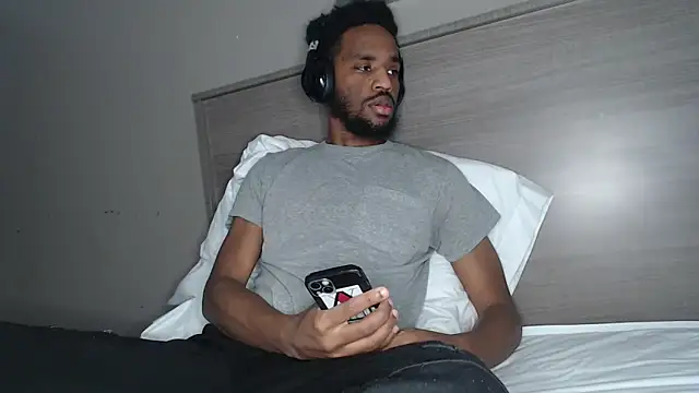 Snapshot of ChrisVacher chatting on 02-19-25, 05:38 ChrisVacher online show from 02-19-25, 05:38