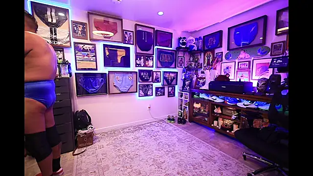 Snapshot of Briefs_bud chatting on 02-11-25, 03:29 Briefs bud online show from 02-11-25, 03:29