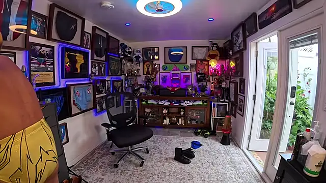 Snapshot of Briefs_bud chatting on 09-13-25, 03:56 Briefs bud online show from 09-13-25, 03:56