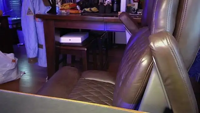 Briefs bud online show from 11-12-25, 12:33