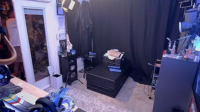 Briefs bud online show from 12-19-25, 03:57