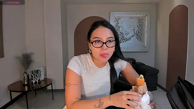 MollyJones  online show from 07-31-26, 12:26