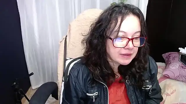 Sonialorens  online show from 01-08-25, 12:37