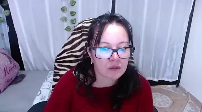 Sonialorens  online show from 02-05-25, 03:09