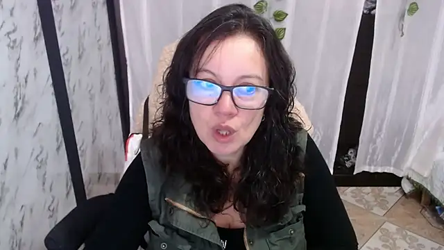 Sonialorens  online show from 03-05-25, 12:44