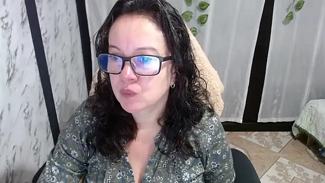 Sonialorens  online show from 03-14-25, 12:29