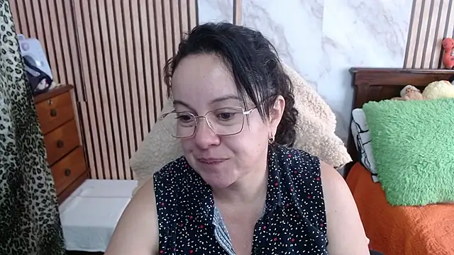 Sonialorens  online show from 09-19-25, 09:26