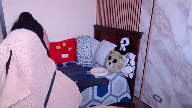 Sonialorens  online show from 01-19-26, 02:43