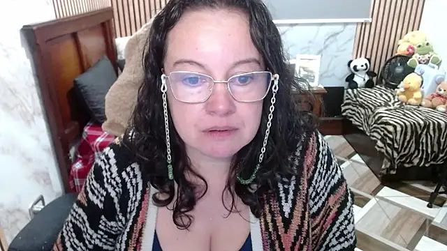 Snapshot of Sonialorens_ chatting on 04-21-26, 04:34 Sonialorens online show from 04-21-26, 04:34