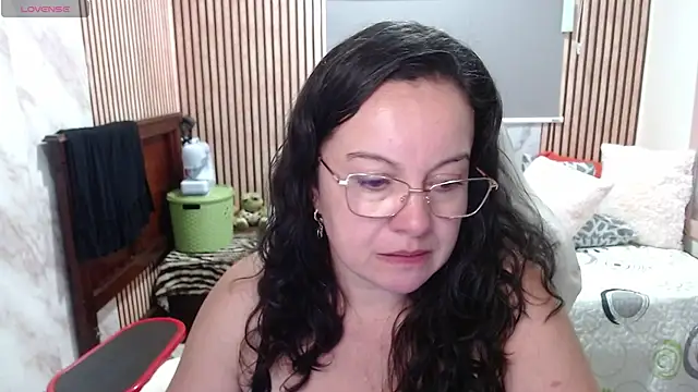Snapshot of Sonialorens_ chatting on 05-19-26, 09:32 Sonialorens online show from 05-19-26, 09:32