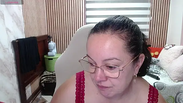 Snapshot of Sonialorens_ chatting on 05-23-26, 04:55 Sonialorens online show from 05-23-26, 04:55
