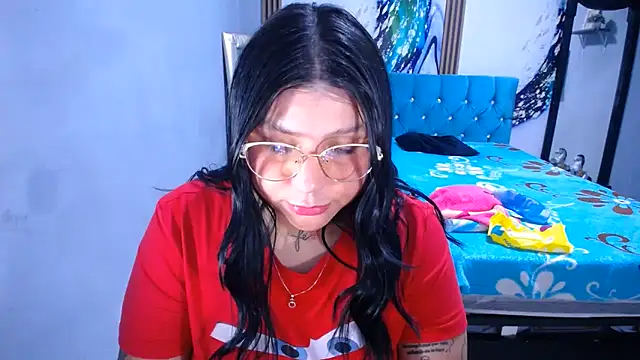 Snapshot of venuxwilliam chatting on 06-14-26, 02:35 venuxwilliam online show from 06-14-26, 02:35