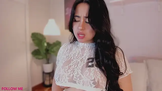 Queen liana online show from 03-17-26, 06:39