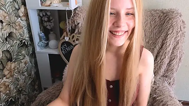 Snapshot of sarakaell chatting on 07-31-26, 02:33 sarakaell online show from 07-31-26, 02:33