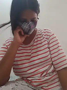 Snapshot of Ipsita-bold chatting on 05-17-26, 08:01 Ipsita-bold online show from 05-17-26, 08:01