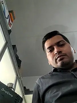 Snapshot of vansh1802 chatting on 04-10-26, 05:01 vansh1802 online show from 04-10-26, 05:01
