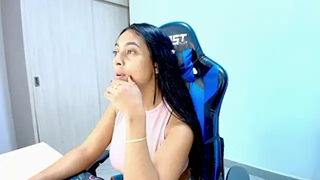 sophiax-x online show from 01-10-26, 02:24