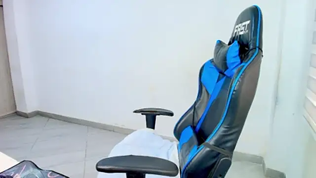 sophiax-x online show from 03-05-26, 05:42