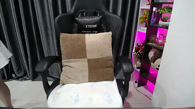 Yuki-yio online show from 09-12-25, 01:17