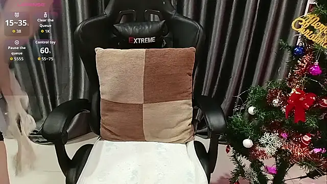 Yuki-yio online show from 12-16-25, 01:32