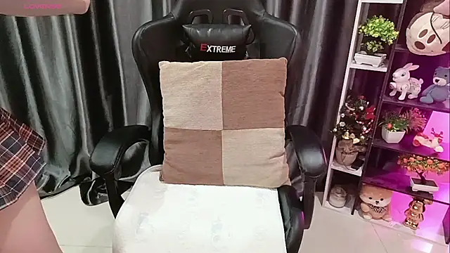 Yuki-yio online show from 03-28-26, 01:16