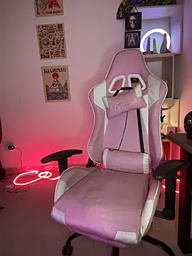 Emma Wish online show from 11-20-25, 09:58