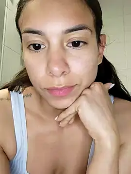 Snapshot of Angelinalombardi_ chatting on 11-06-25, 12:22 Angelinalombardi online show from 11-06-25, 12:22