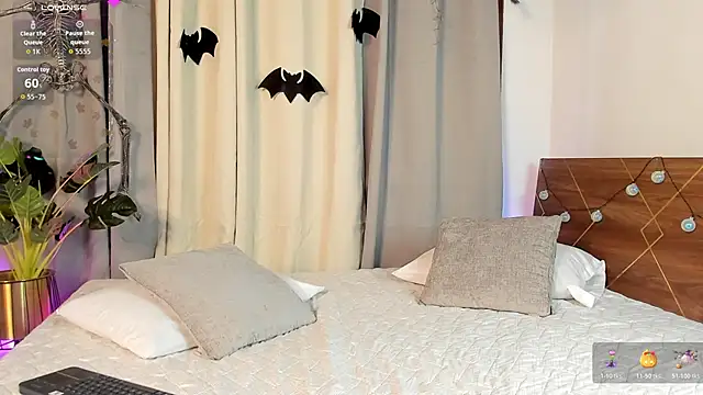 Amy art online show from 10-17-25, 07:49