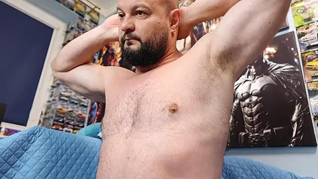 Snapshot of Muscle_Bear chatting on 06-24-26, 05:50 Muscle Bear online show from 06-24-26, 05:50
