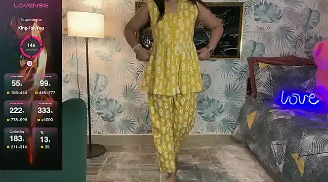 Sizzling  ZAARA online show from 01-24-25, 04:39