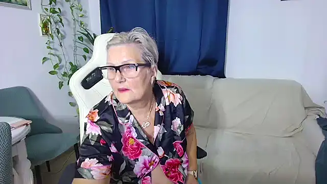 Selenna57 online show from 11-26-25, 06:20