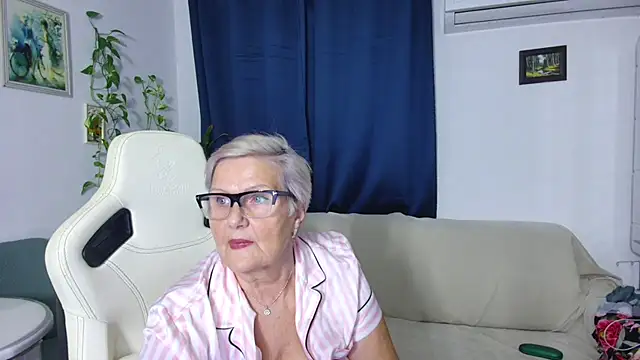 Selenna57 online show from 11-27-25, 06:43