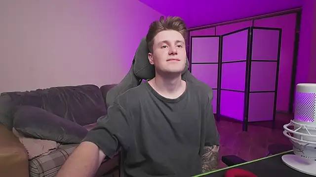 Snapshot of zverev_dima chatting on 11-10-25, 10:31 zverev dima online show from 11-10-25, 10:31