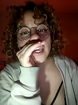 Snapshot of EmmaMelissa0521 chatting on 02-15-25, 04:36 EmmaMelissa0521 online show from 02-15-25, 04:36