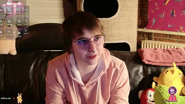 GamerGirl Eve online show from 10-25-25, 06:13