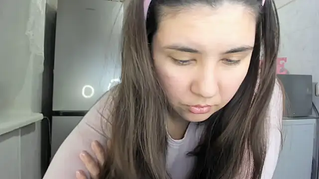 MiaMarrone online show from 12-22-25, 02:08