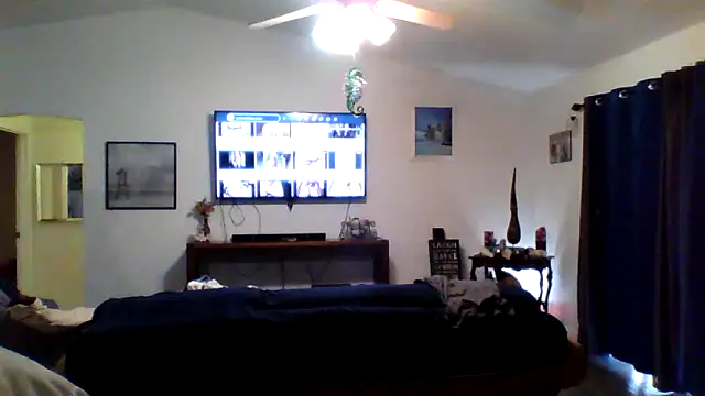 Snapshot of Yankeedave420 chatting on 01-02-25, 04:35 Yankeedave420 online show from 01-02-25, 04:35