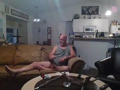 Snapshot of Yankeedave420 chatting on 02-21-25, 11:32 Yankeedave420 online show from 02-21-25, 11:32