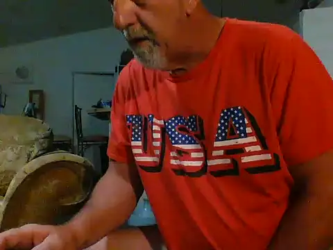 Snapshot of Yankeedave420 chatting on 02-22-25, 08:40 Yankeedave420 online show from 02-22-25, 08:40