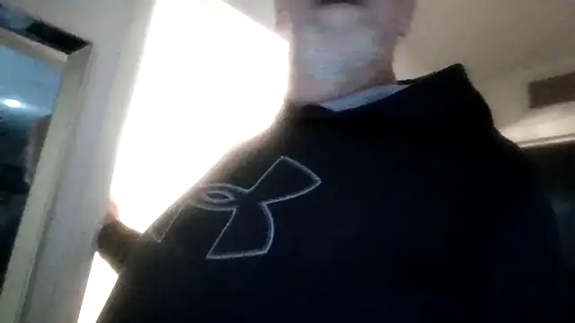 Snapshot of Yankeedave420 chatting on 03-07-25, 02:45 Yankeedave420 online show from 03-07-25, 02:45