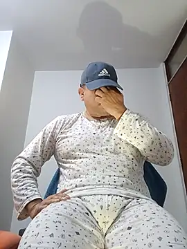 chicoguapo8 online show from 09-27-25, 01:05